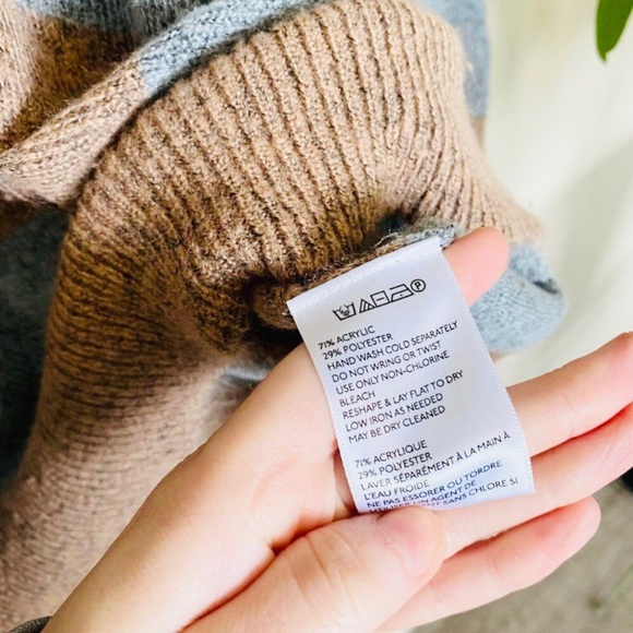 BDG UO Oversized Sweater Size Medium NWT - Picture 5 of 5